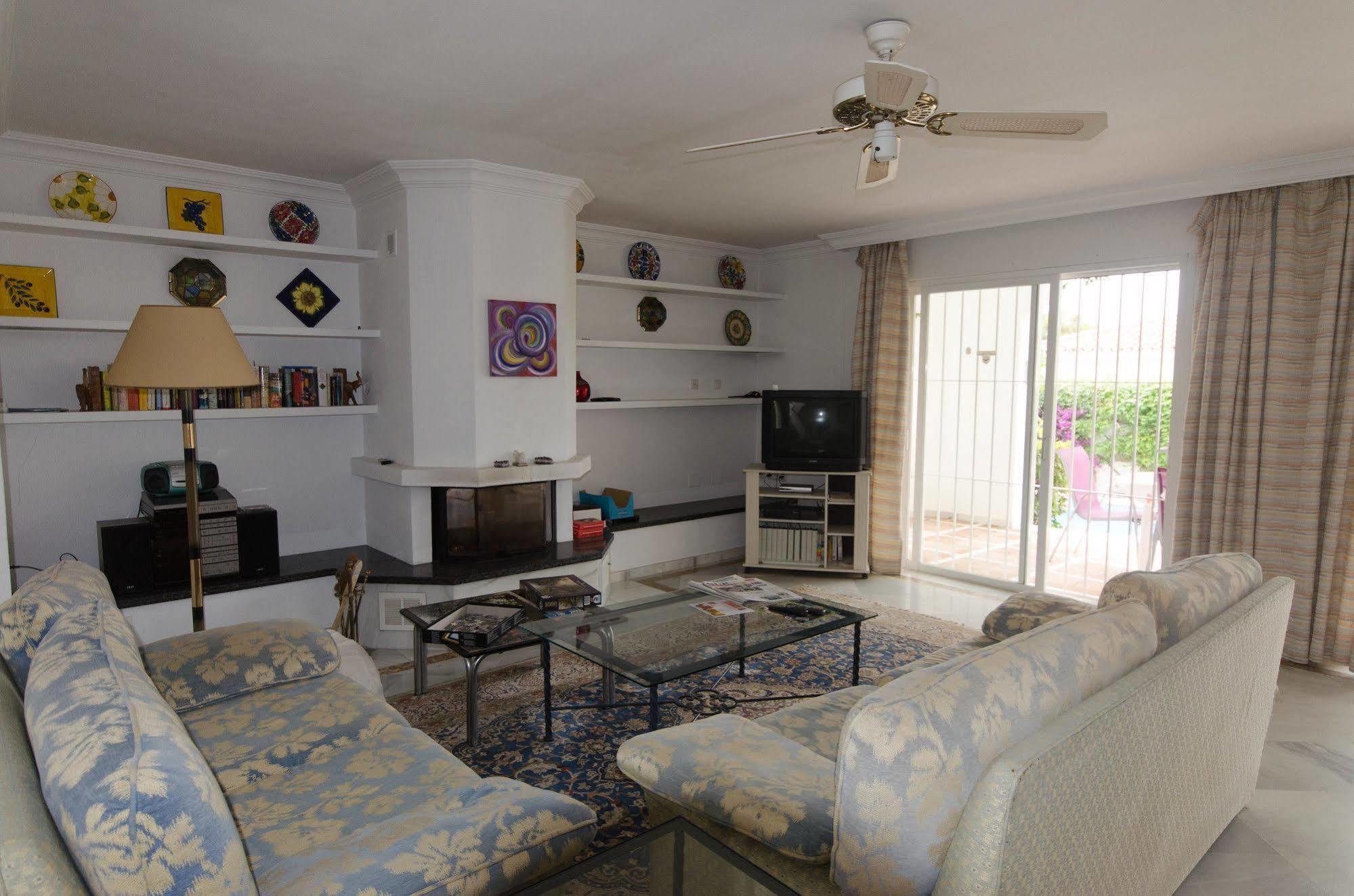 Galindo Beach El Saladillo Estepona Extérieur photo